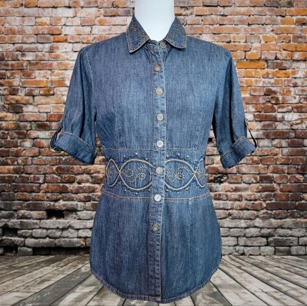 LANA Sport Petite - Short Sleeve Denim Embroidered Top